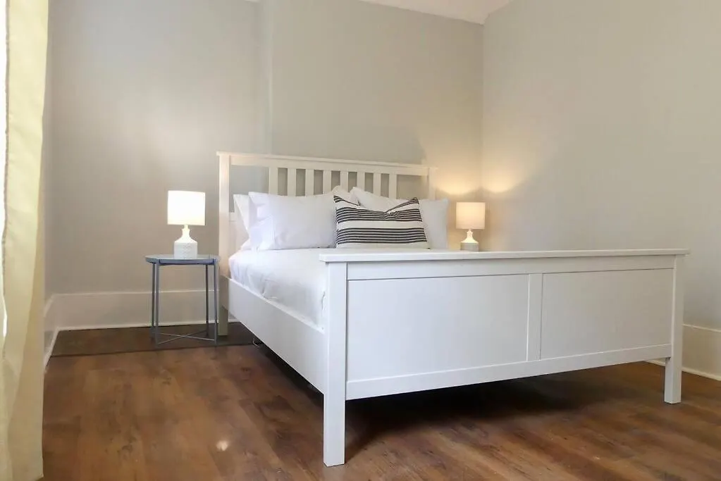 Historic Downtown Apt #2 هاليفاكس شقة