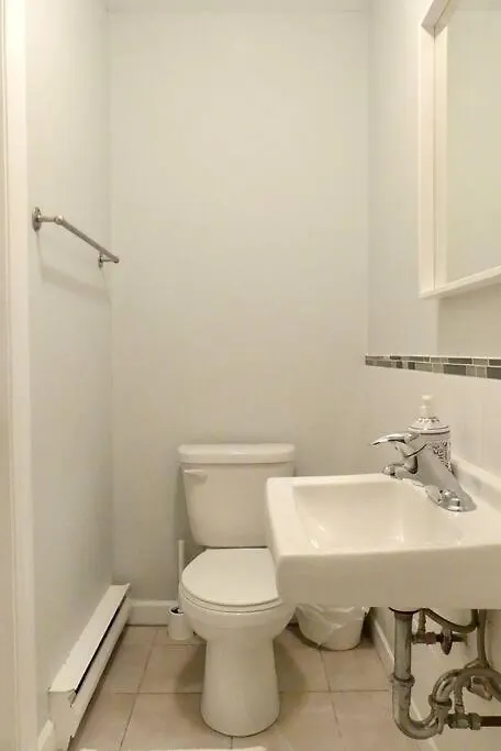 Historic Downtown Apt #2 هاليفاكس شقة