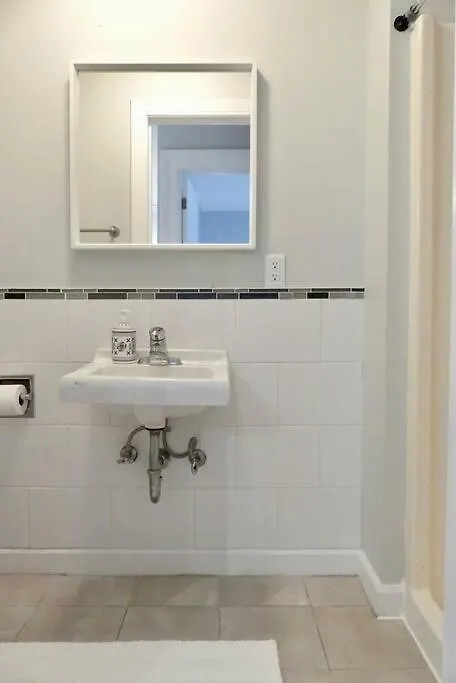 Historic Downtown Apt #2 هاليفاكس 0*,  كندا