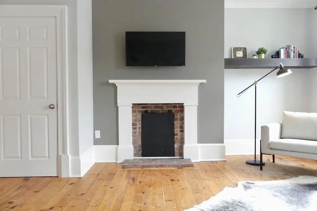 Historic Downtown Apt #2 هاليفاكس 0*,  كندا