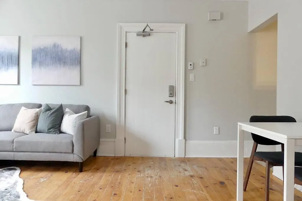 Historic Downtown Apt #2 هاليفاكس شقة